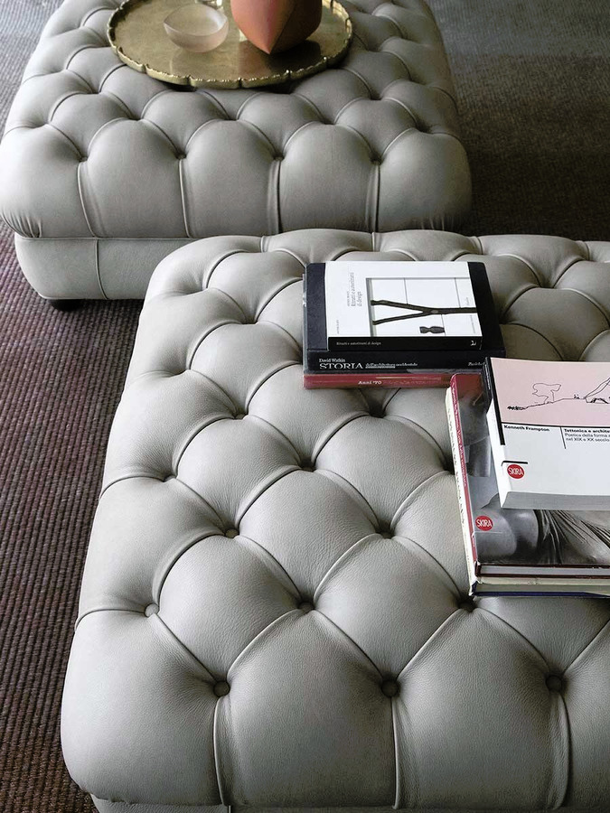 Chester One Sofa by Poltrona Frau, view 4