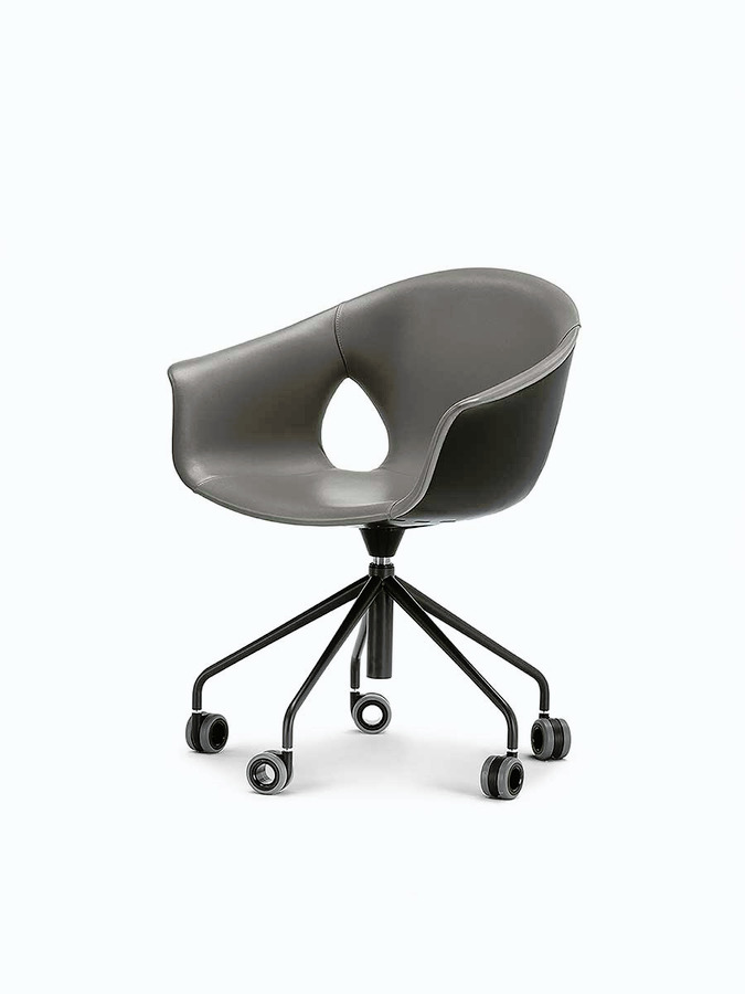 Ginger Ale Armchair by Poltrona Frau, view 4