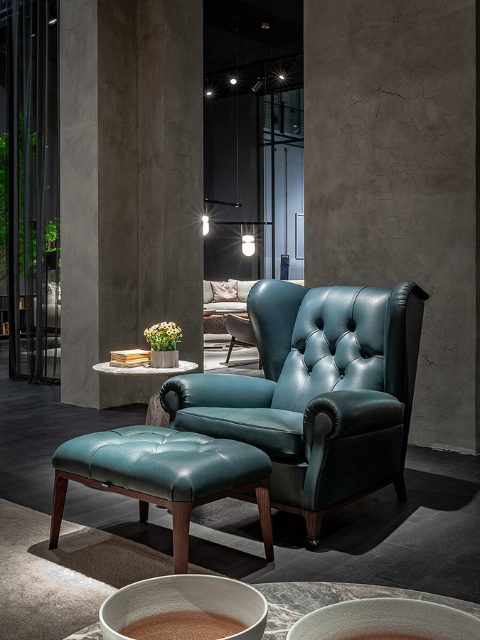 Glenn Sofa by Poltrona Frau, view 5