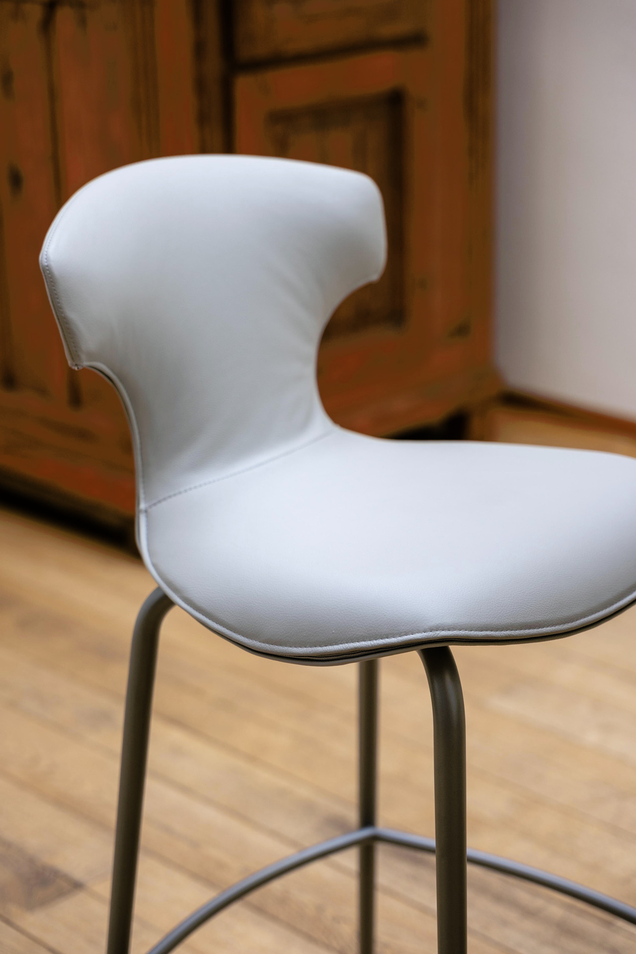Montera Mas Stool, view 5
