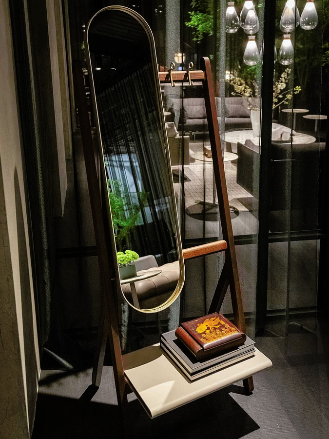Ren Mirrors by Poltrona Frau, view 3