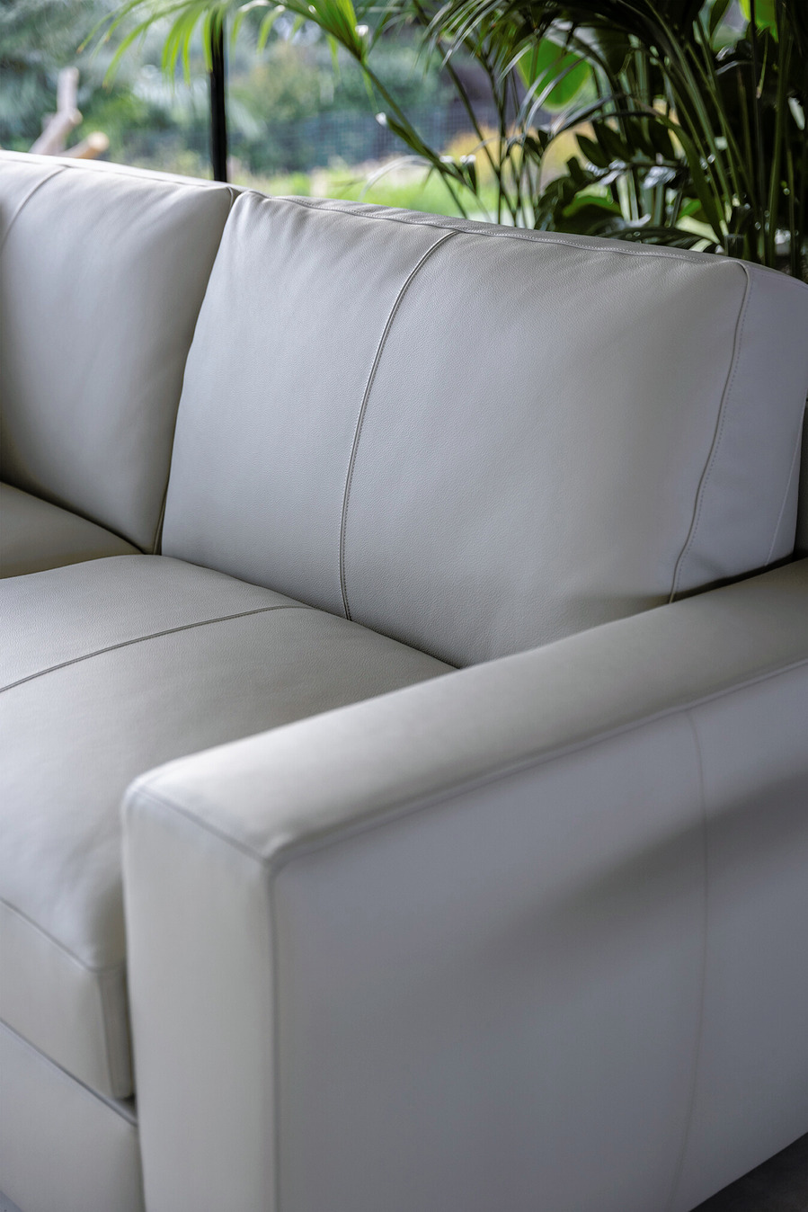 MassimoSistema Sofa Bed by Poltrona Frau, view 5