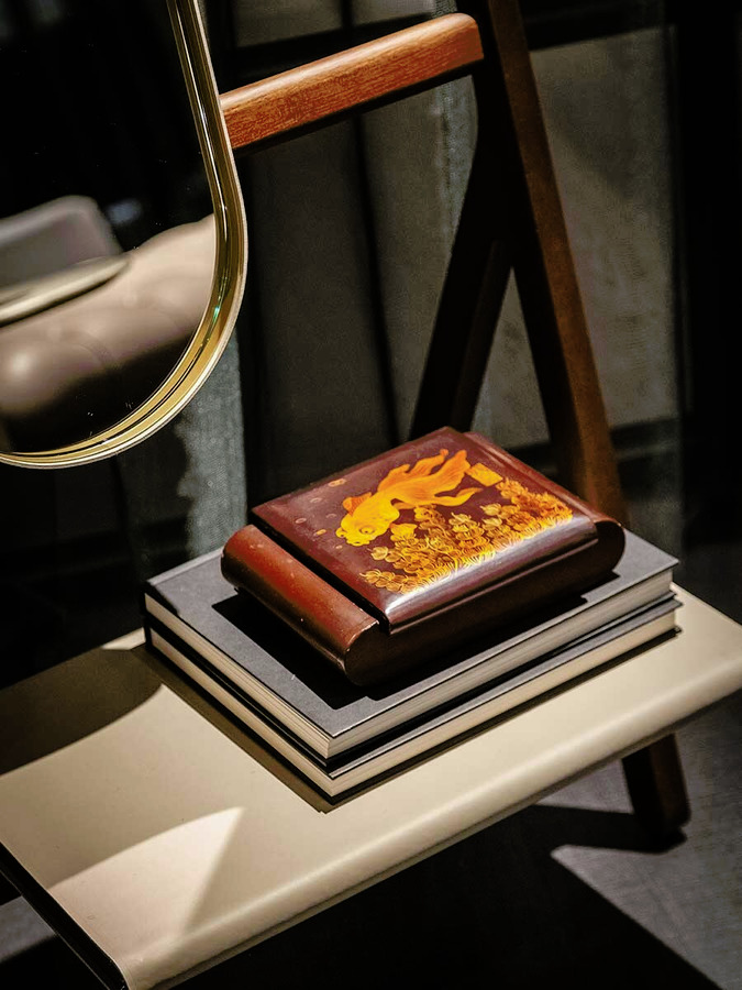 Ren Mirrors by Poltrona Frau, view 4