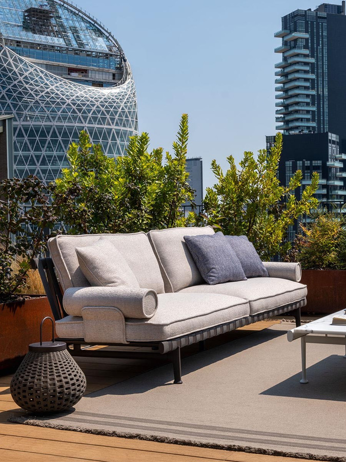 Souvenir d'Italie Outdoor Sofa, view 6