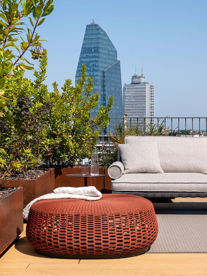 Souvenir d'Italie Outdoor Sofa, view 7