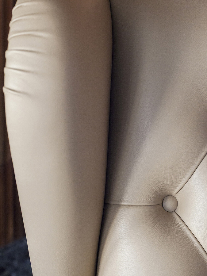2019 Armchair, view 6