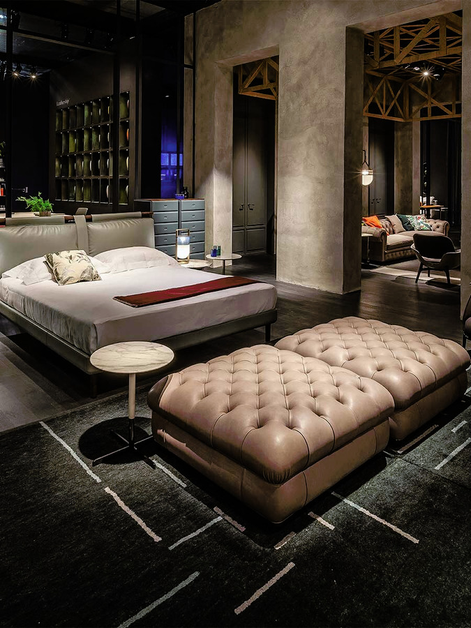 Chester One Sofa by Poltrona Frau, view 7