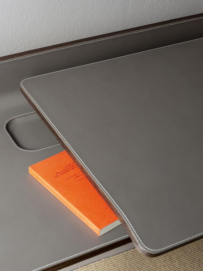 Iren Desk, view 8