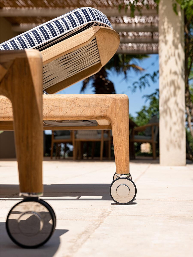 The Secret Garden Sun Lounger by Poltrona Frau, view 7