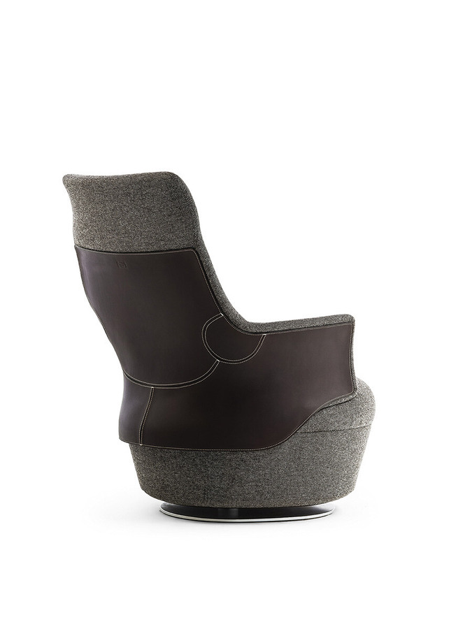 Assaya Armchair by Poltrona Frau, view 9
