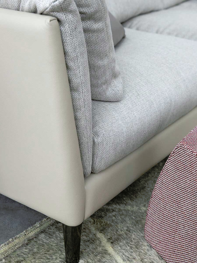 Bretagne Sofa, view 9