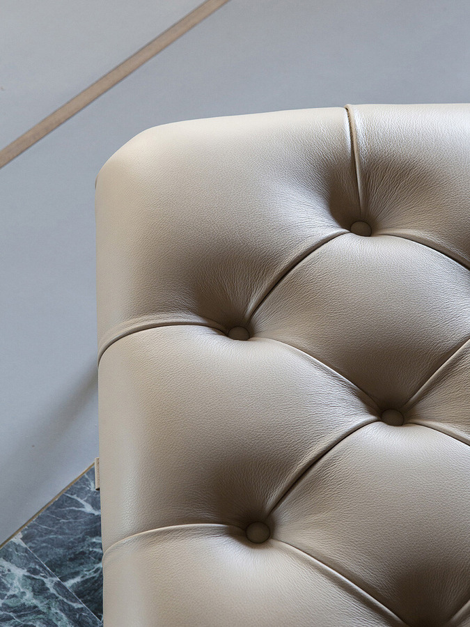 2019 Armchair, view 9