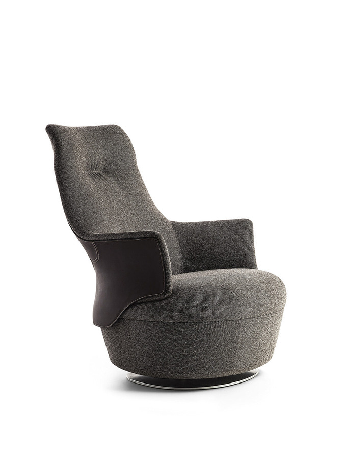 Assaya Armchair by Poltrona Frau, view 10