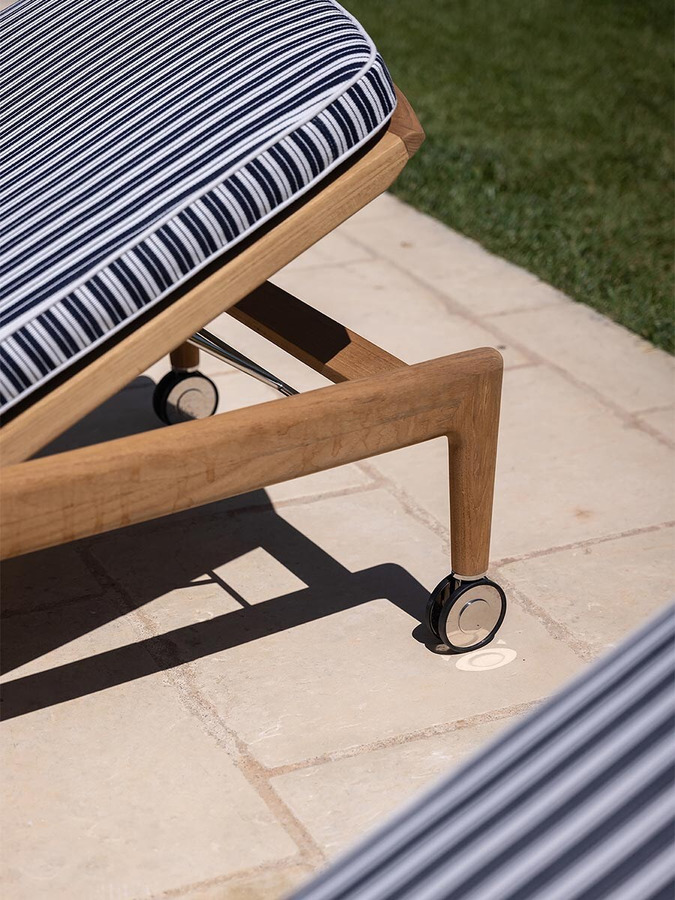 The Secret Garden Sun Lounger by Poltrona Frau, view 10