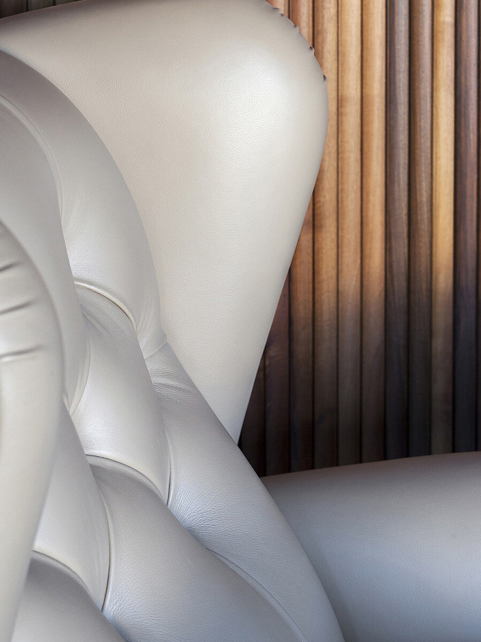 2019 Armchair, view 10