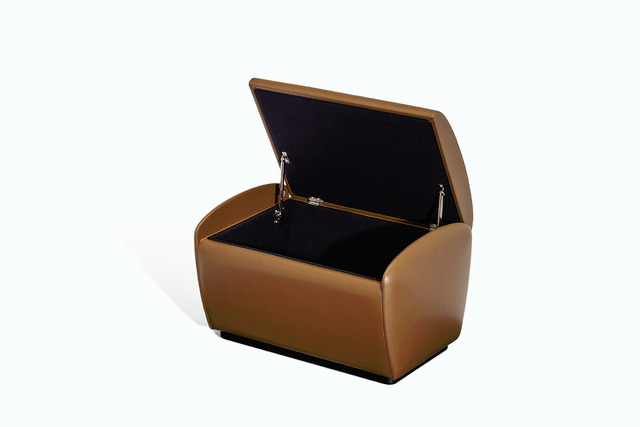 Vanity Fair XC Armchair by Poltrona Frau