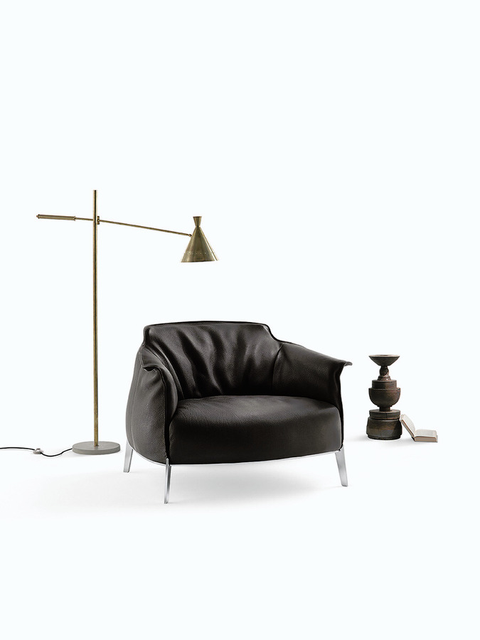 Archibald Gran Comfort Armchair, view 14