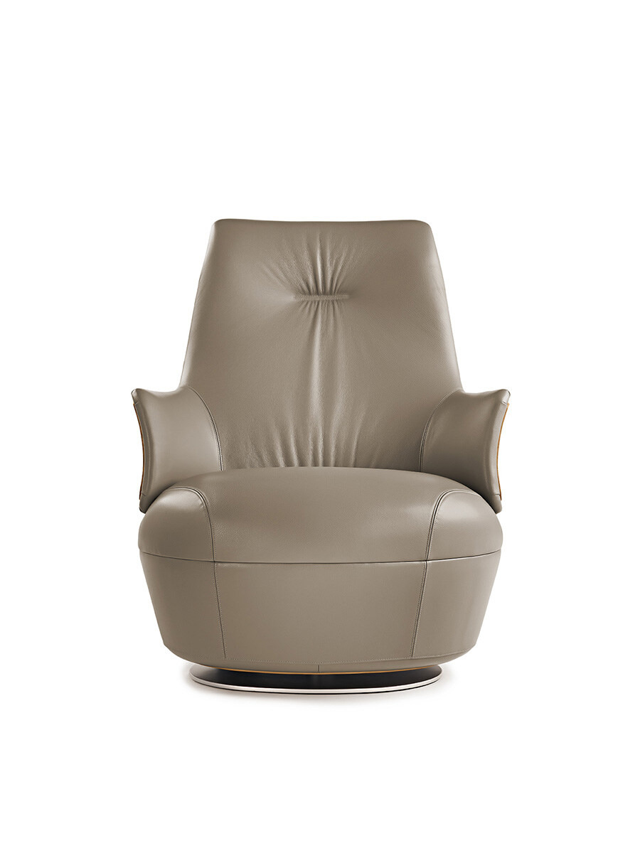 Assaya Armchair by Poltrona Frau