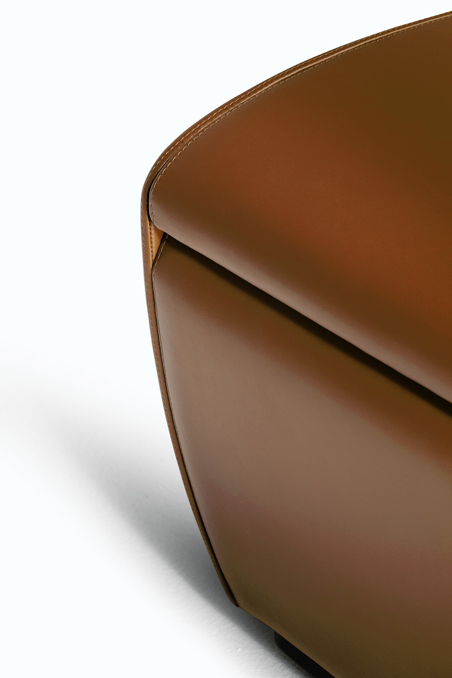 Vanity Fair XC Armchair by Poltrona Frau, view 20