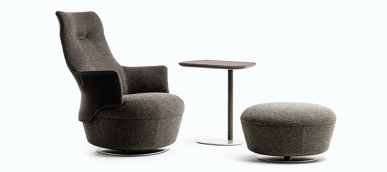 Assaya Armchair by Poltrona Frau, view 2