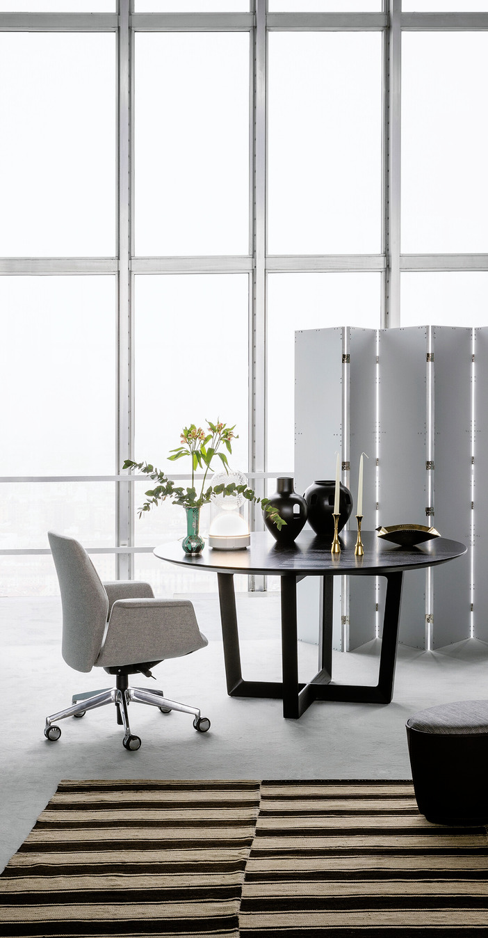 Bolero Round Table, view 3