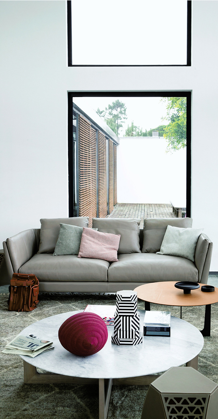 Bretagne Sofa, view 3