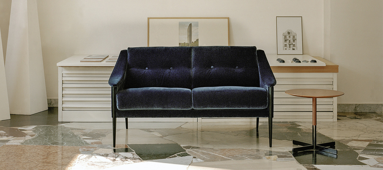 Dezza 24 Sofa, view 2