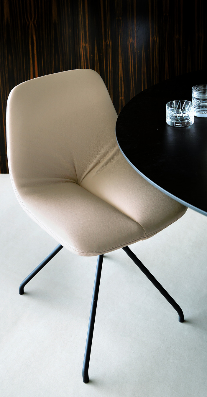 DU 30 Armchair, view 2