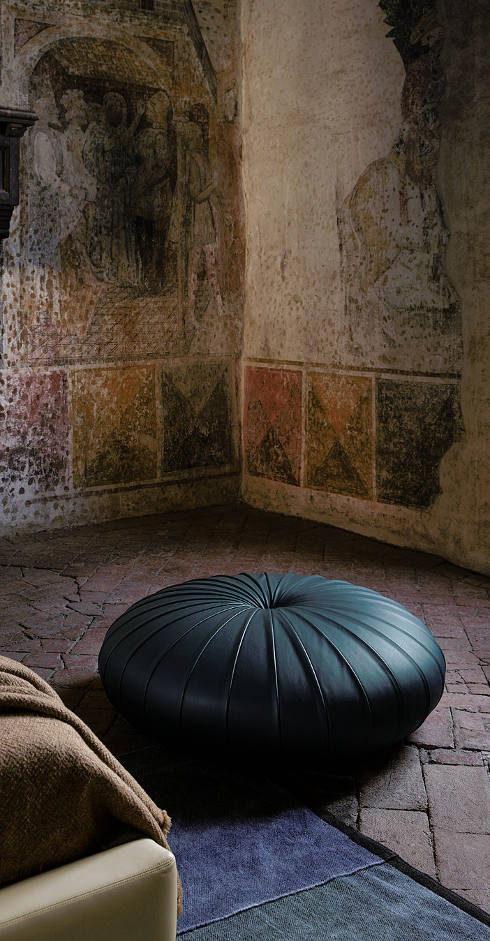 Esedra Ottoman, view 2
