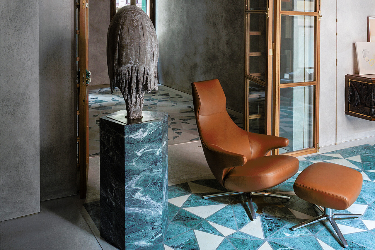 Jay Lounge Armchair, view 2