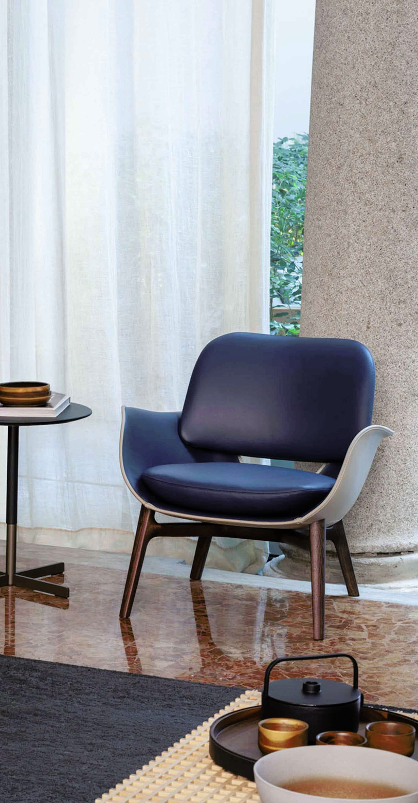 Martha Armchair by Poltrona Frau, view 2