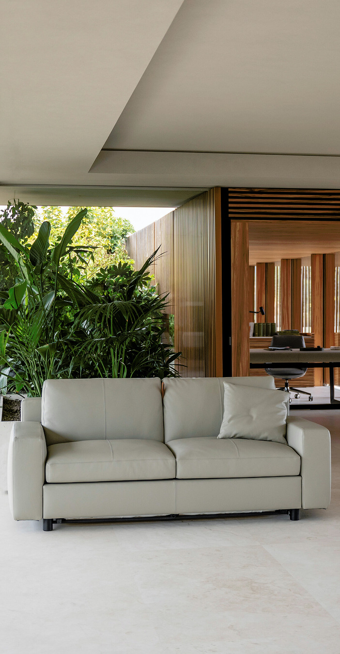 MassimoSistema Sofa Bed by Poltrona Frau, view 2