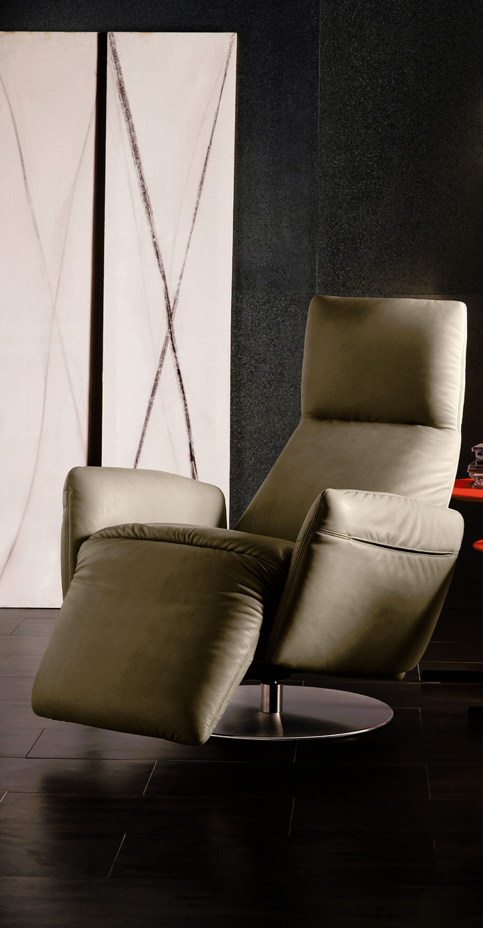 Pillow Recliner Chair by Poltrona Frau, view 2