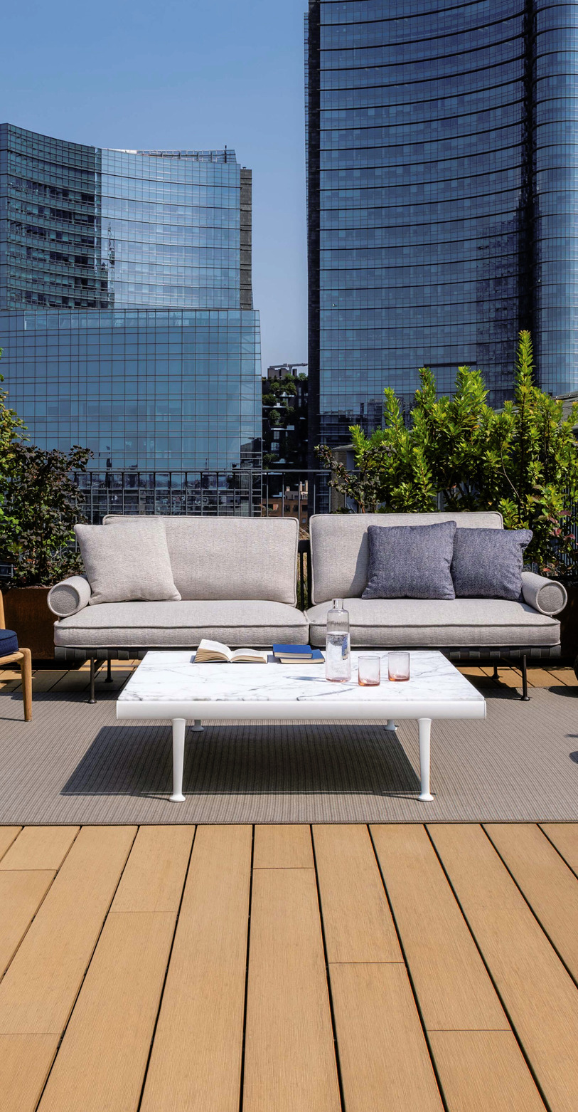 Souvenir d'Italie Garden Table, view 3