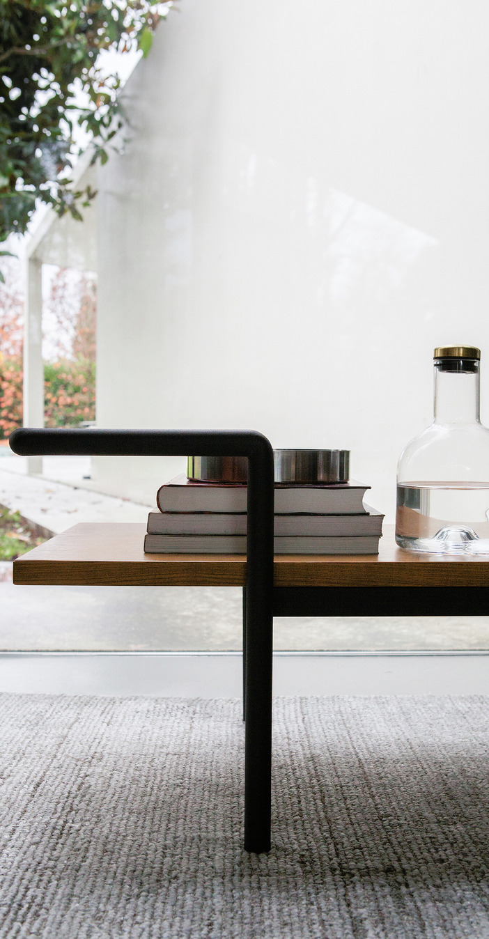 T904 Bench, view 3