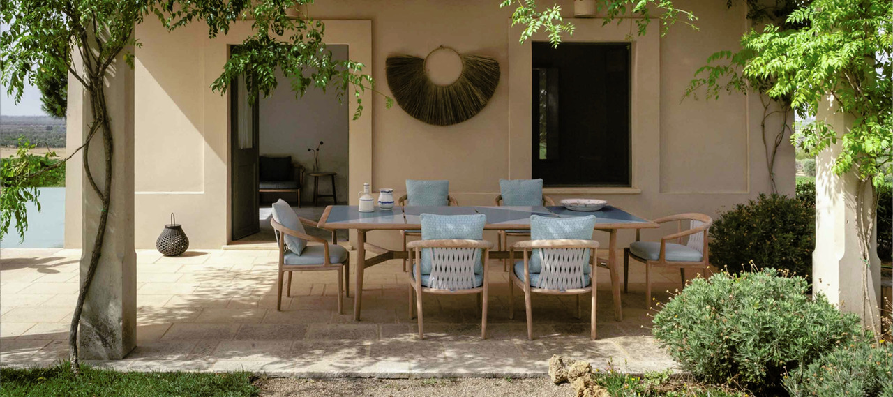The Secret Garden Dining Table by Poltrona Frau, view 2