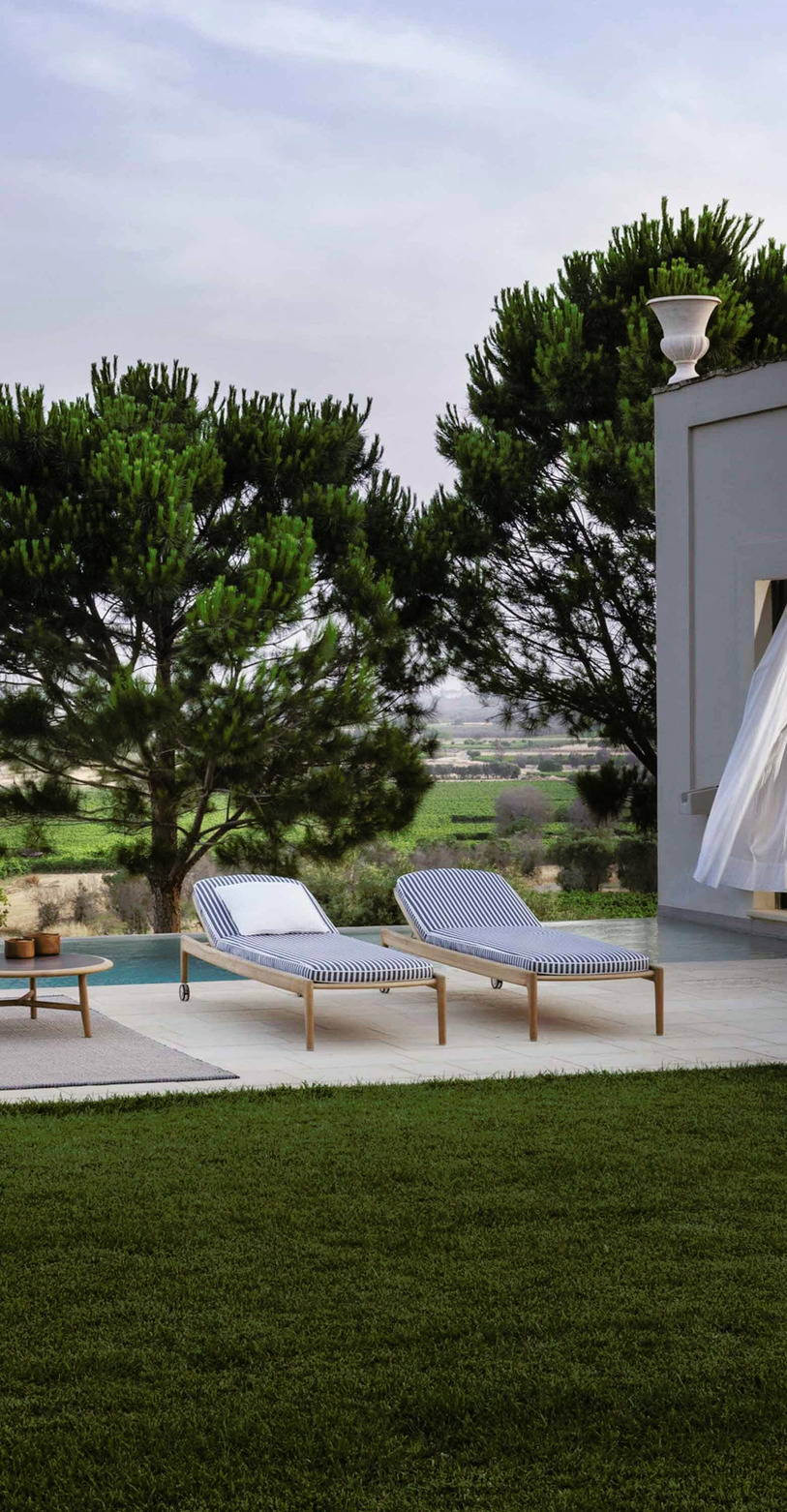 The Secret Garden Sun Lounger by Poltrona Frau, view 2
