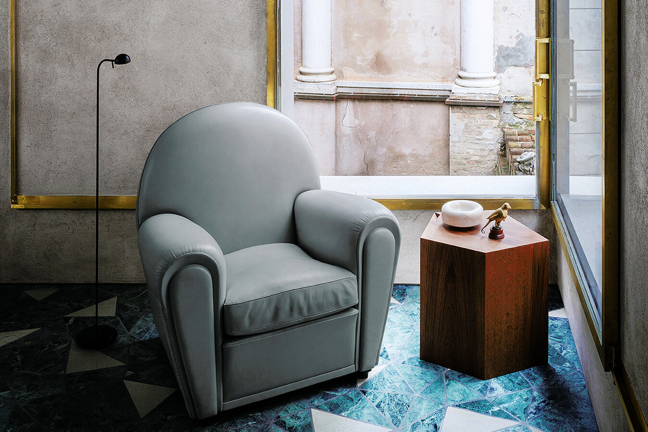 Vanity Fair Armchair, view 2