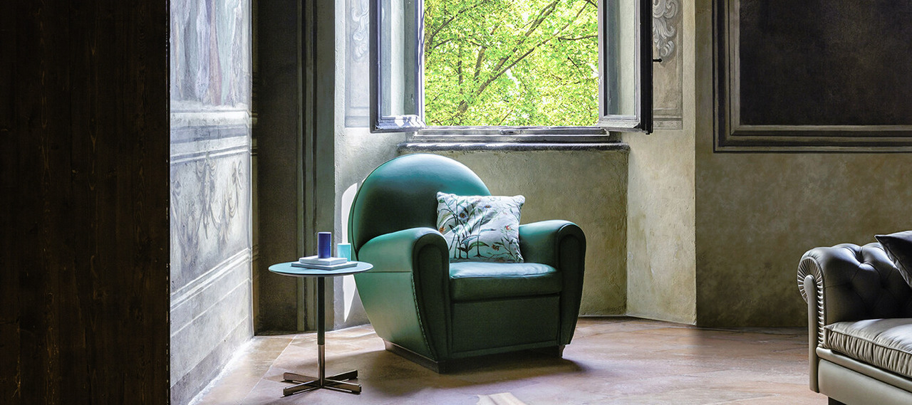 Vanity Fair XC Armchair, view 2