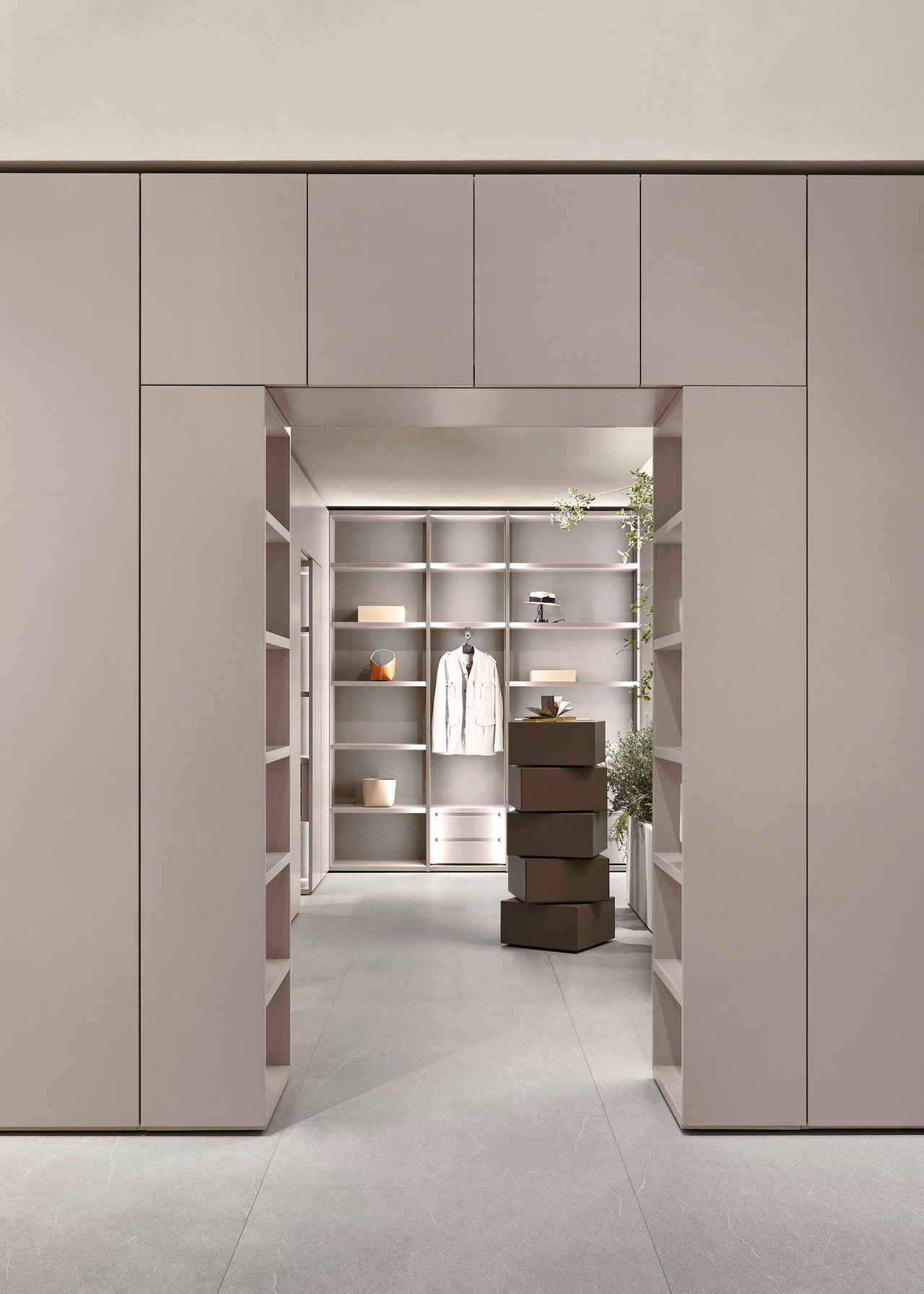 Sangiacomo Bridge Architectural Wardrobe System, view 4