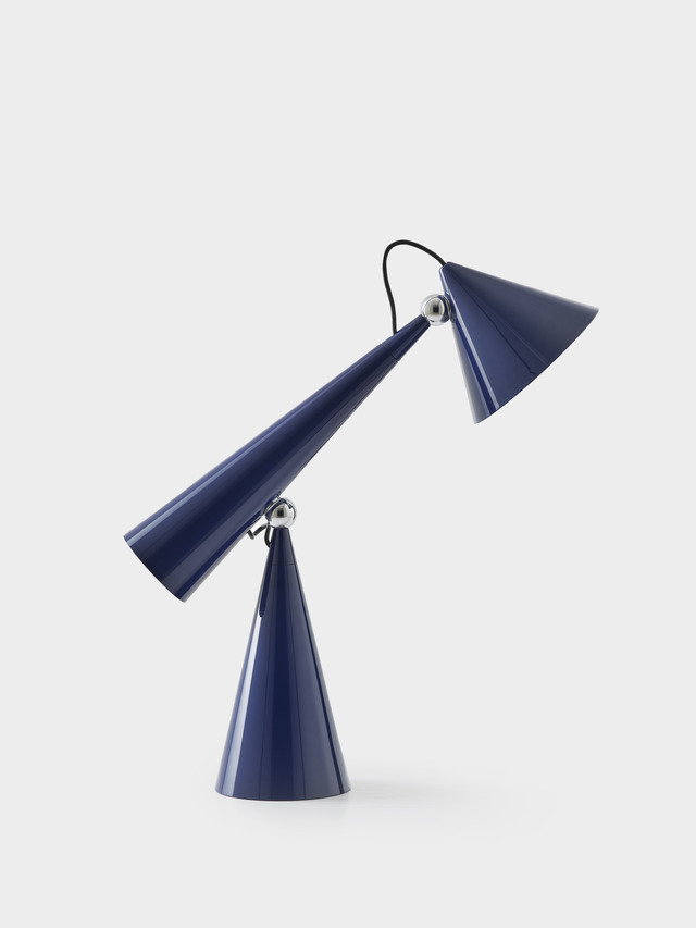 Pose Task Table Lamp