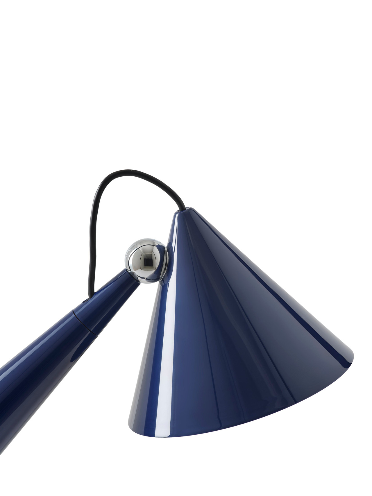 Pose Task Table Lamp, view 3