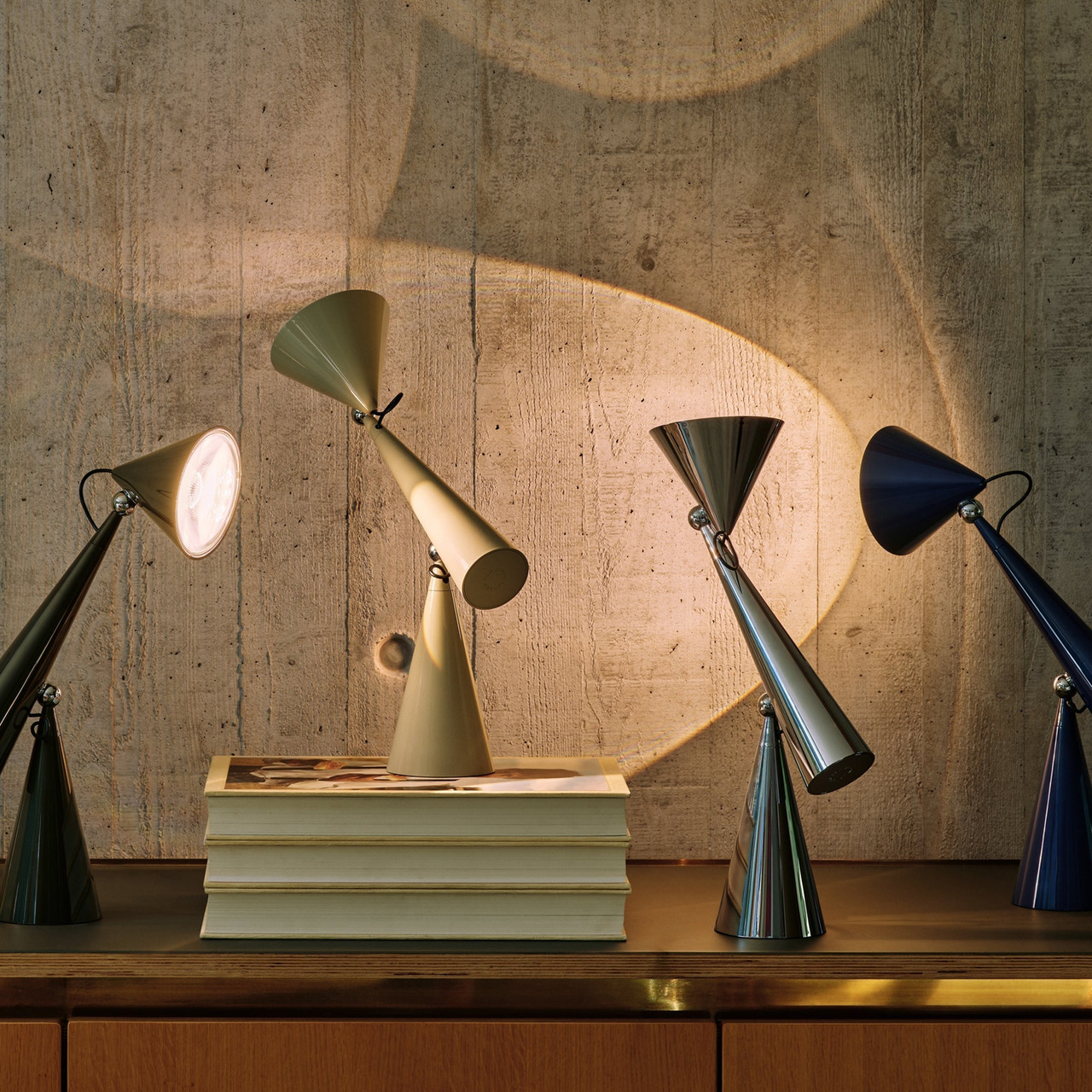 Pose Task Table Lamp, view 5