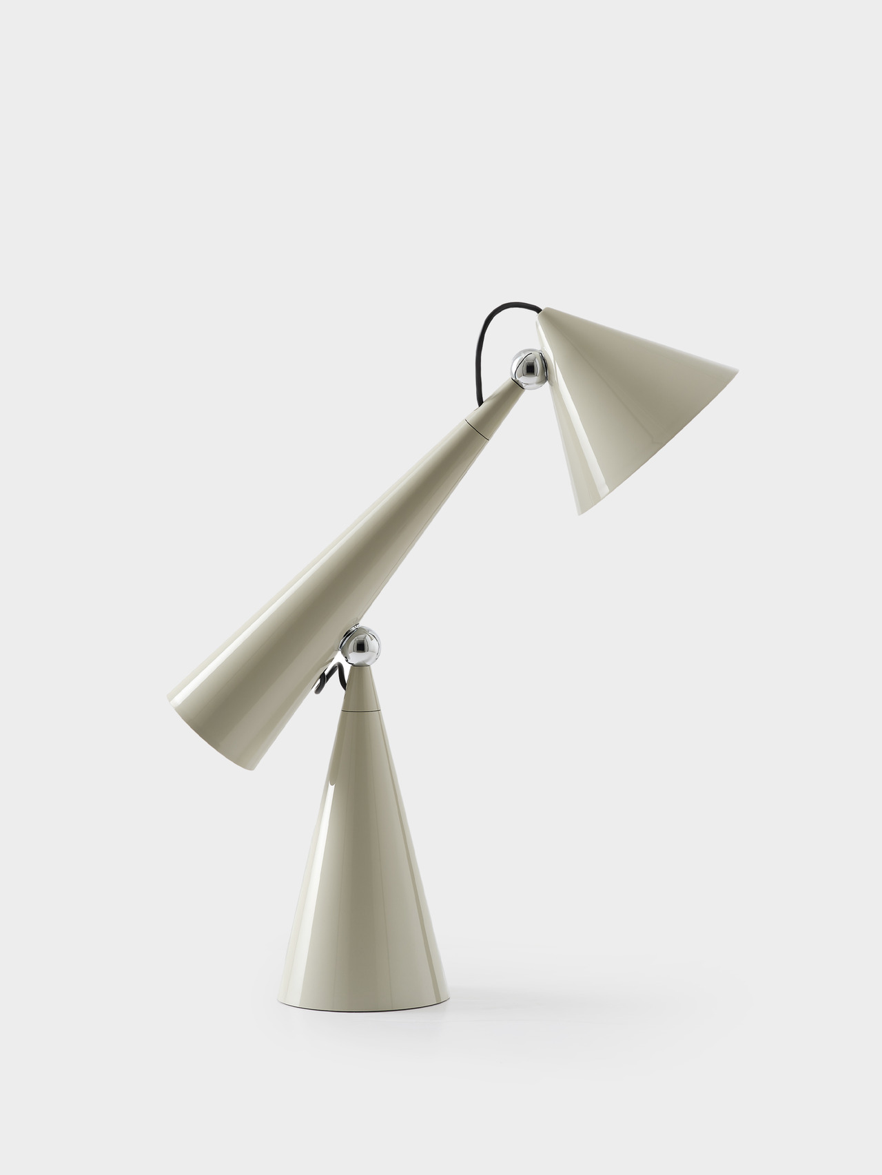 Pose Task Desk Lamp