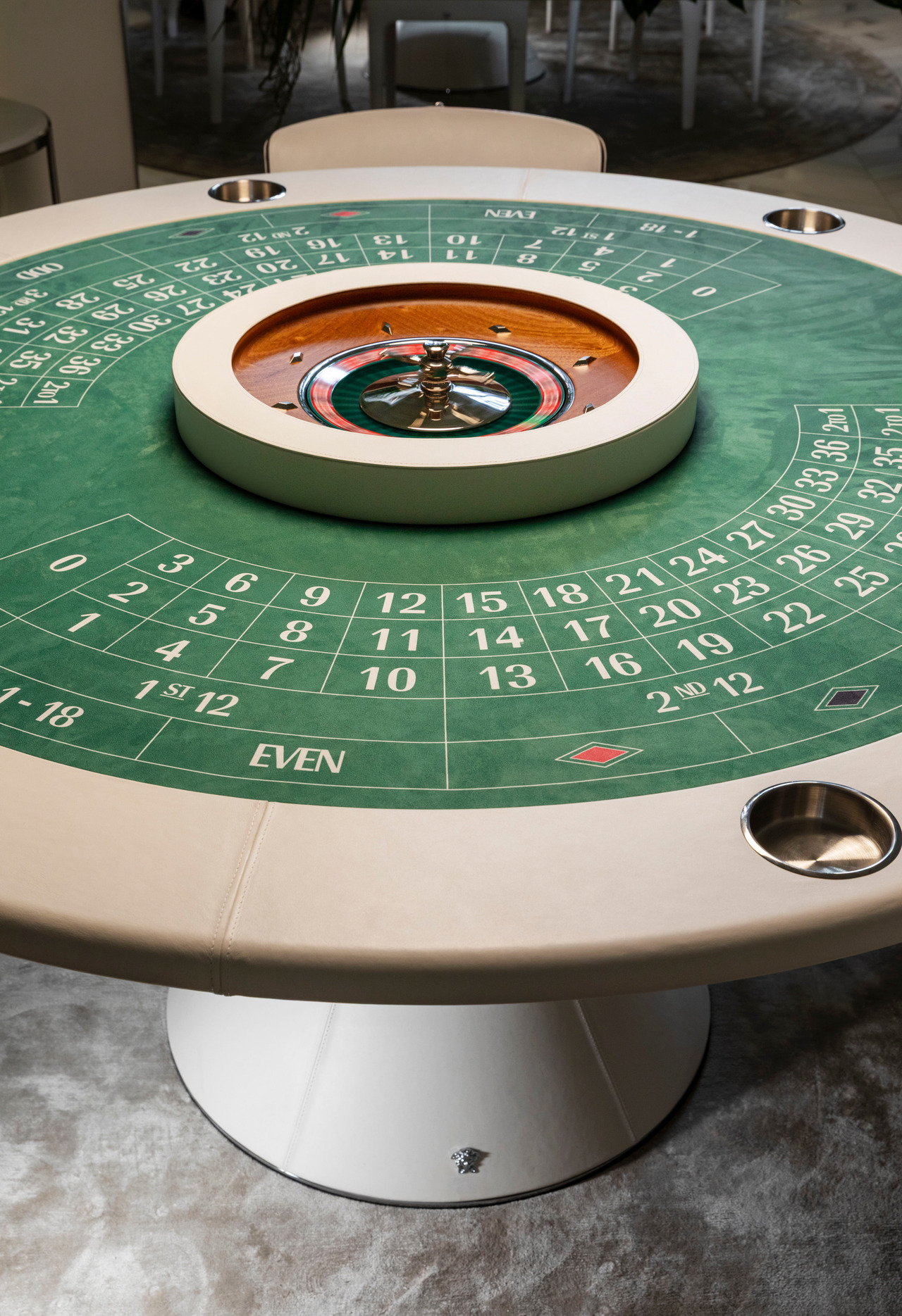 Casinò Royale Roulette Table, view 2