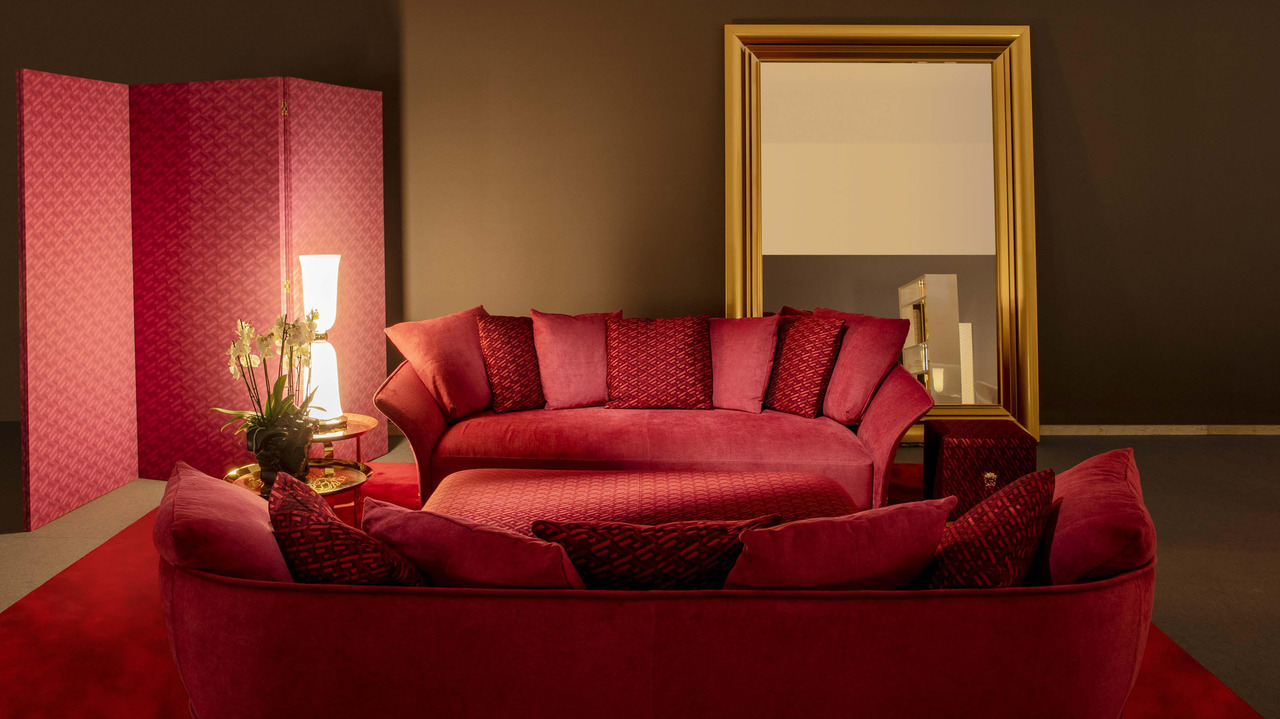 Goddess Sofa: Versace Luxury and Sensuality, view 5