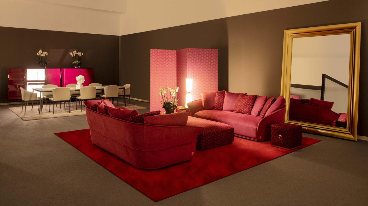 Goddess Sofa: Versace Luxury and Sensuality, view 6