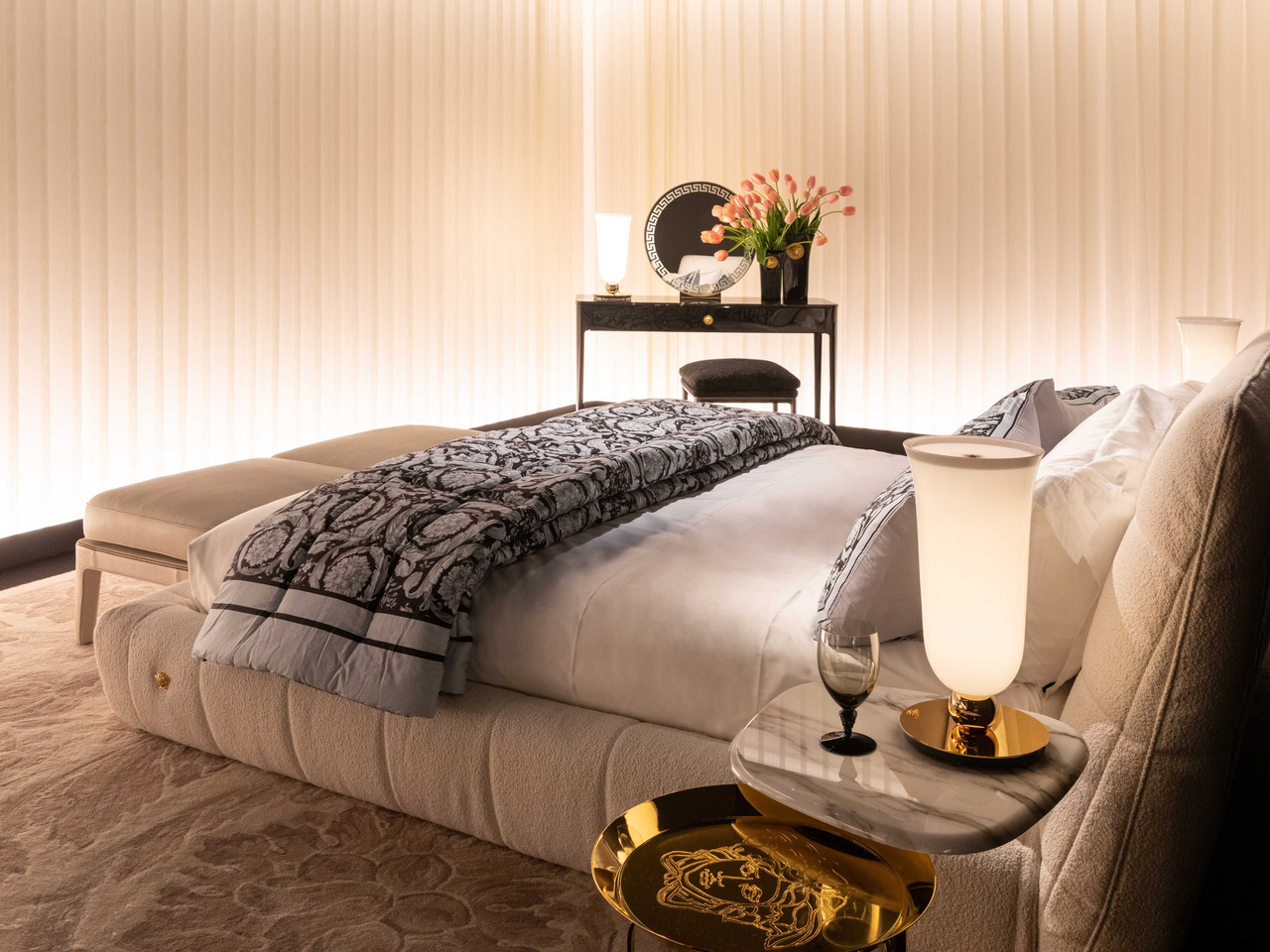 Versace La Medusa Bed, view 2