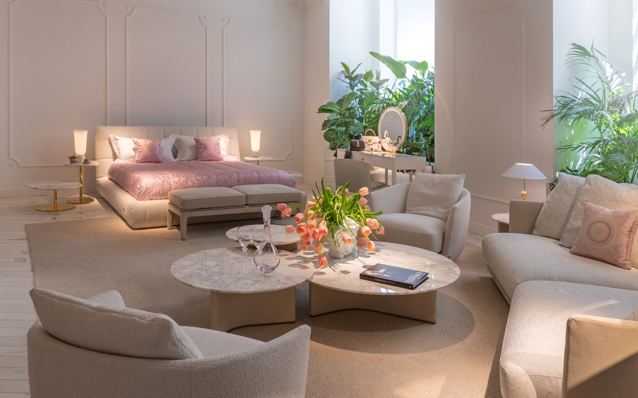 Versace La Medusa Bed, view 4