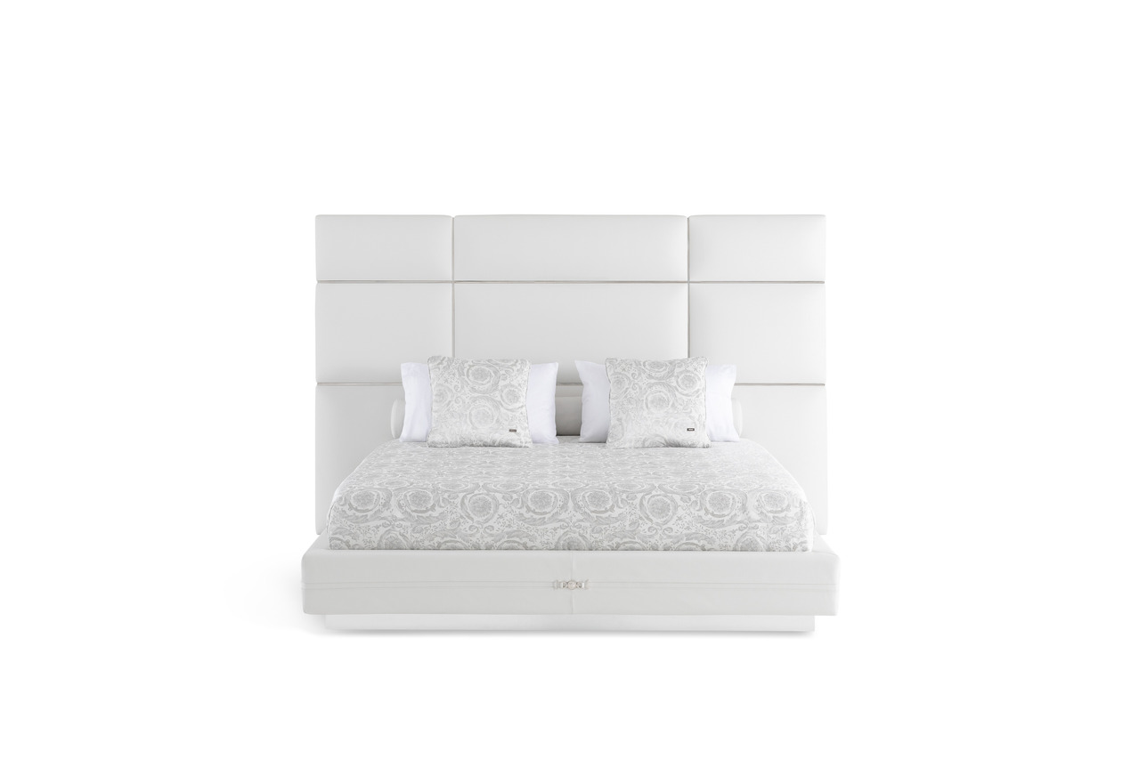 Medusa '95 Versace Bed, view 3